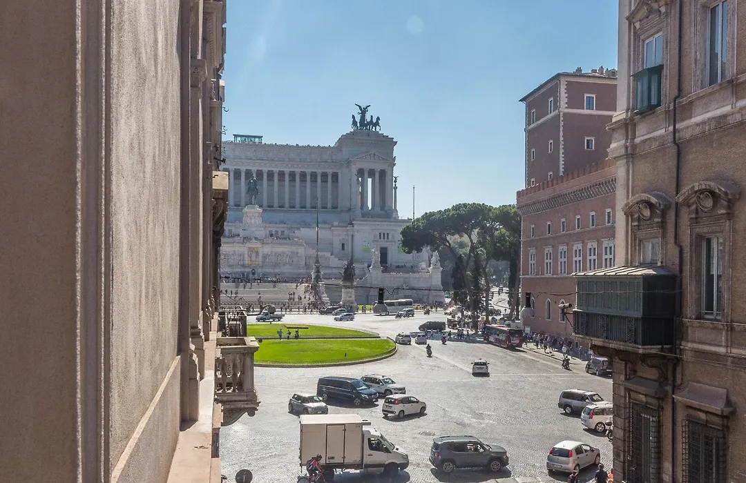Amazing Piazza Venezia Suites-1